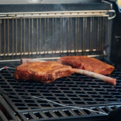 Weber® Crafted Dual-Sided Sear Grate -Kitchen Grill Store 7670 Lifestyle 2 74841.1642411694