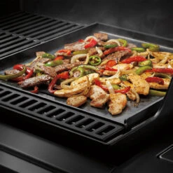 Weber® Crafted Flat Top -Kitchen Grill Store 7672 Lifestyle 1 83896.1642411241